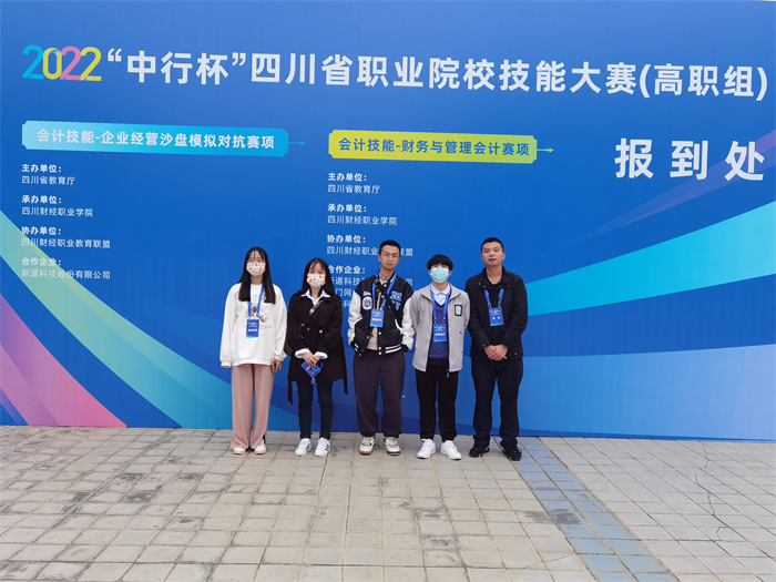 5DDE161266A556B41FC967B4D8FDA7D2.jpg